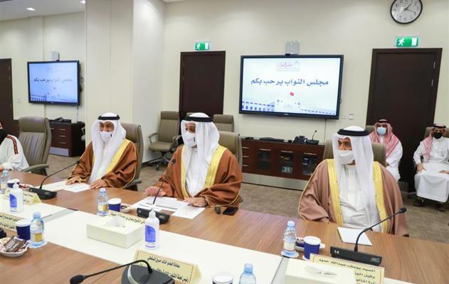 في اجتماعات مشتركة بين السلطتين التنفيذية والتشريعية: استعراض أولويات المرحلة القادمة وما تضمنته من برامج تستهدف تحقيق النمو الاقتصادي والاستقرار المالي